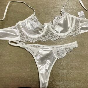 Elegant White Lace Lingerie Set